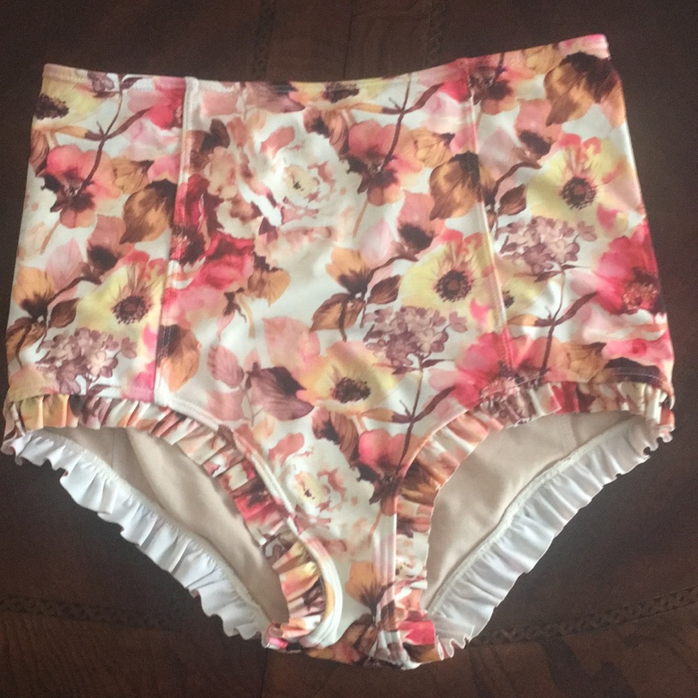 Guc for age pink flora leg ruffle bottoms S - Picture 1 of 3